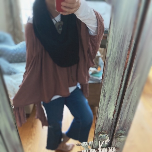 Cable Knit Circle Scarf - Picture 12 of 16